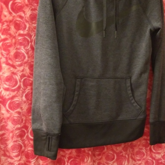 🖤 Nike therma fit hoodie. - Picture 5 of 7